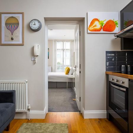 Contemporary Ground Floor Apartment - Town Centre With Parking! Cheltenham Exterior foto