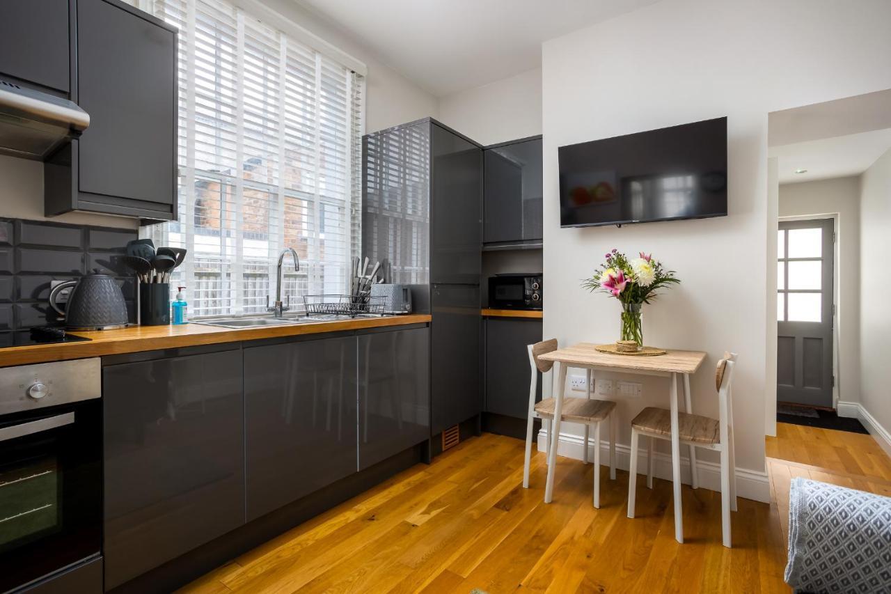 Contemporary Ground Floor Apartment - Town Centre With Parking! Cheltenham Exterior foto